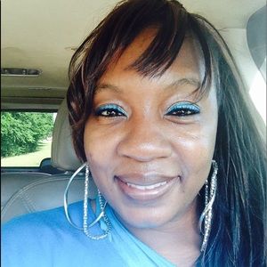 Meet your Posher, Lywanda